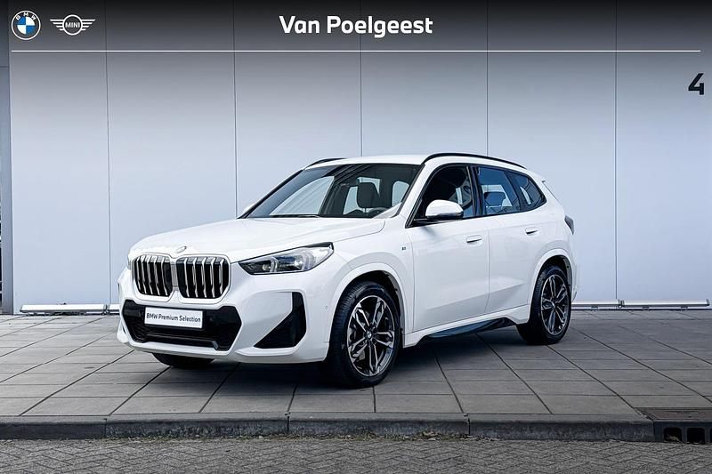 Wit Gebruikt 2024 BMW X1 M Sport SUV | € 48.900 (Eerlijke prijs) - Afbeelding 1/4