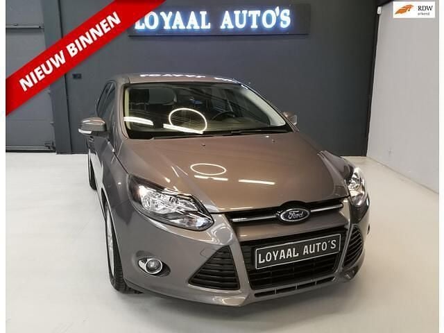 Bruin Gebruikt 2013 Ford Focus Trend Hatchback | € 6.499 (Eerlijke prijs) - Afbeelding 1/4