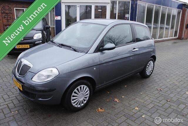 Grijs Occasion 2006 Lancia Ypsilon Hatchback | € 1.950 (Eerlijke prijs) - Afbeelding 1/4