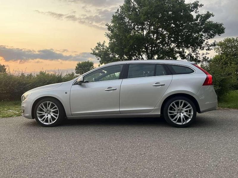Grijs Gebruikt 2015 Volvo V60 Ocean Race Stationwagen | € 12.750 (Duur) - Afbeelding 1/4