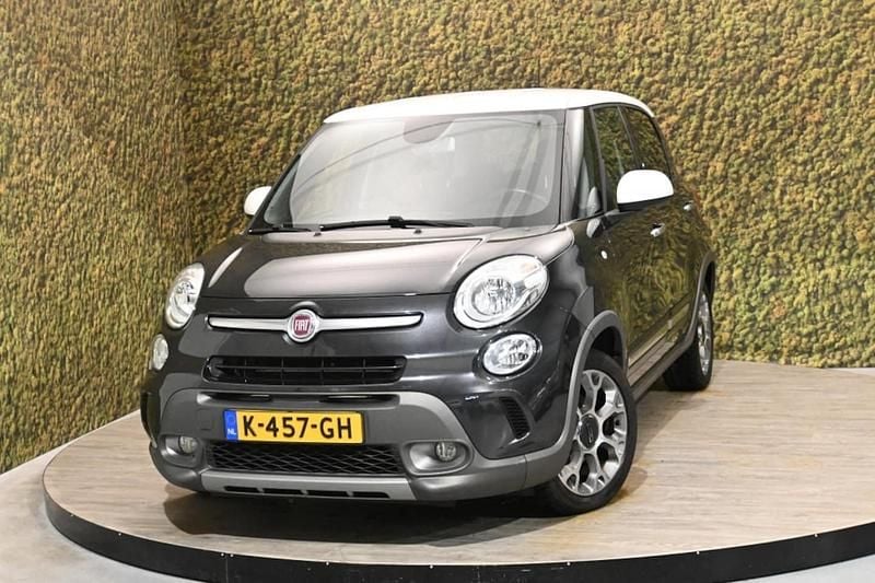 Grijs Gebruikt 2016 Fiat 500L Lounge MPV | € 8.950 - Afbeelding 1/4
