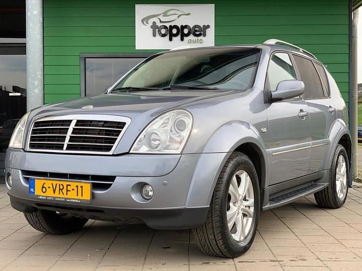 Grijs Gebruikt 2011 Ssangyong (KGM) Rexton Quartz SUV | € 6.950 - Afbeelding 1/4