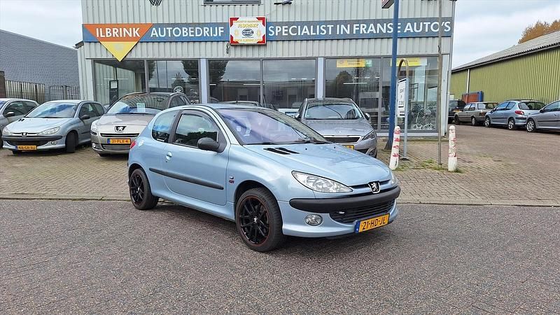 Grijs, metallic lak Gebruikt 2001 Peugeot 206 GTi Hatchback | € 3.950 - Afbeelding 1/4