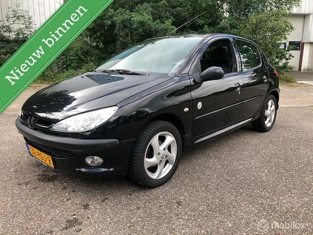 Zwart Gebruikt 2008 Peugeot 206 Hatchback | € 1.990 (Eerlijke prijs) - Afbeelding 1/4