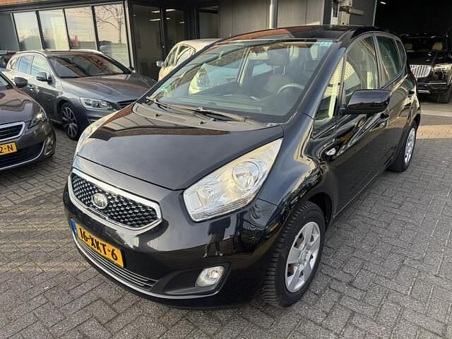 Zwart Occasion 2012 Kia Venga Plus Hatchback | € 2.995 (Super prijs) - Afbeelding 1/4
