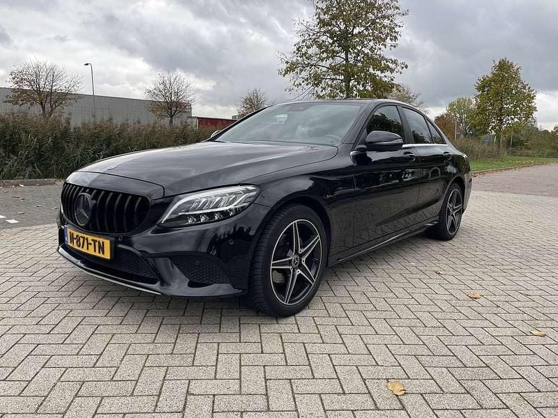 Zwart Gebruikt 2018 Mercedes C180 AMG Sedan | € 15.950 (Super prijs) - Afbeelding 1/4