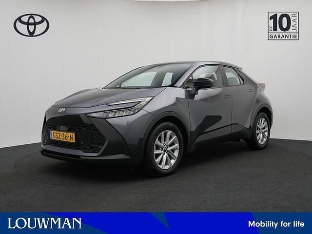 Grijs metallic Occasion 2024 Toyota C-HR Active SUV | € 28.980 (Super prijs) - Afbeelding 1/4