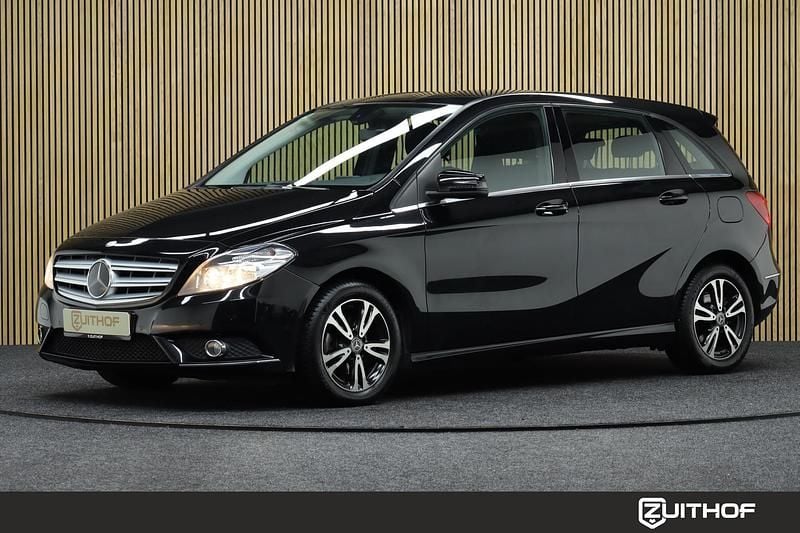 Zwart Gebruikt 2014 Mercedes B180 Ambition MPV | € 10.950 (Goede deal) - Afbeelding 1/4