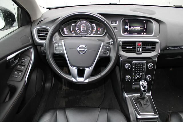 Occasion Volvo V40 154 PK (113 kW) 2019 Wit Hatchback