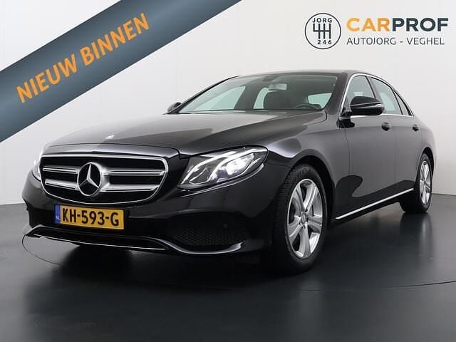 Zwart Gebruikt 2016 Mercedes E350 Ambition Sedan | € 29.995 (Goede deal) - Afbeelding 1/4