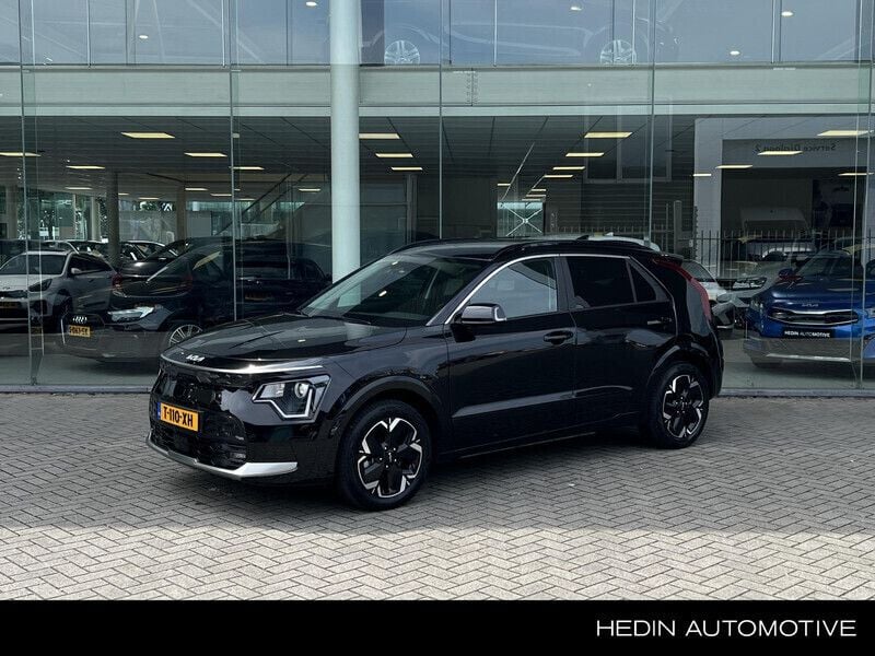 Zwart, metallic lak Gebruikt 2023 Kia e-Niro SUV | € 30.795 (Eerlijke prijs) - Afbeelding 1/4