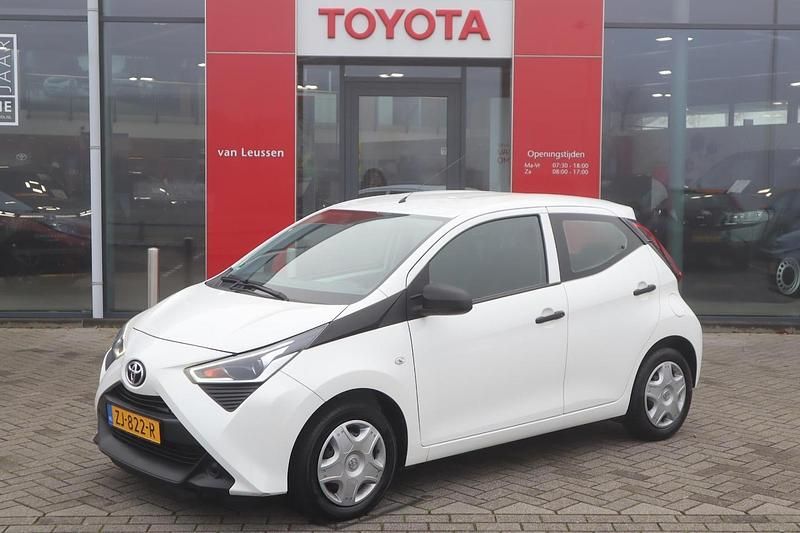 Wit Gebruikt 2019 Toyota Aygo Hatchback | € 8.900 (Goede deal) - Afbeelding 1/4