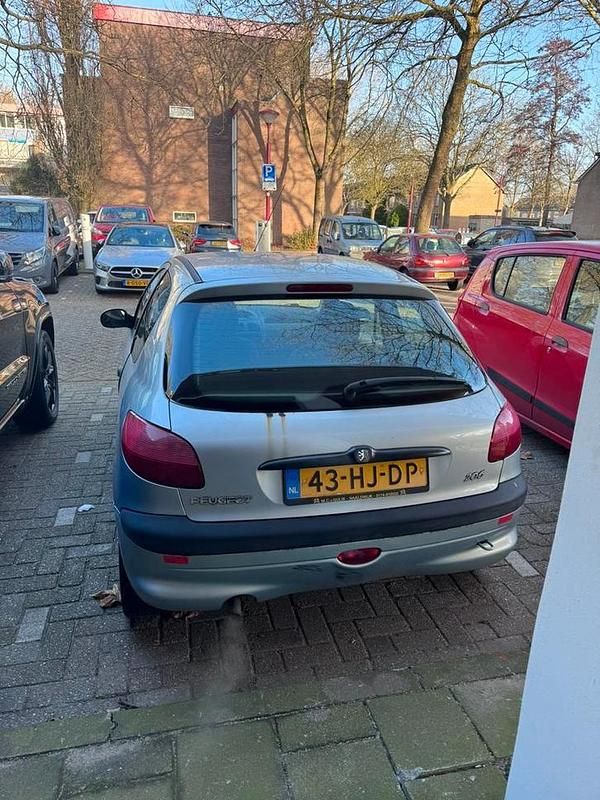 Occasion Peugeot 206 74 PK (54 kW) 2001