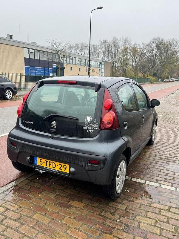 Gebruikt 2014 Peugeot 107 Hatchback | € 3.499 (Goede deal) - Afbeelding 1/4