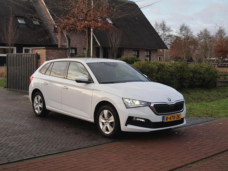 Occasion Skoda Scala Business Line 2023 Wit Hatchback