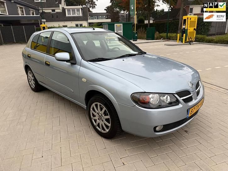 Blauw Gebruikt 2006 Nissan Almera Visia Hatchback | € 1.995 (Eerlijke prijs) - Afbeelding 1/4