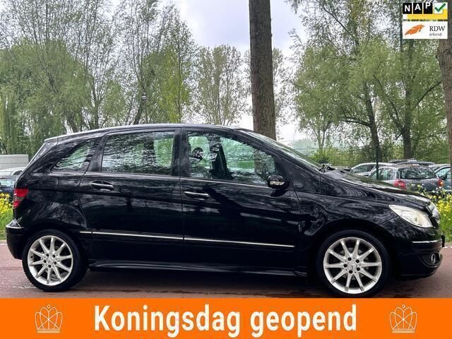 Zwart, metallic lak Gebruikt 2005 Mercedes B170 MPV | € 2.999 (Goede deal) - Afbeelding 1/4
