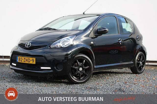 Zwart Gebruikt 2012 Toyota Aygo Hatchback | € 3.950 (Eerlijke prijs) - Afbeelding 1/4