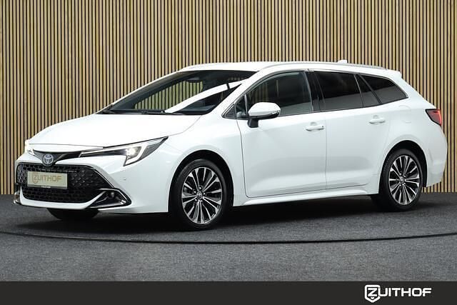 Wit Gebruikt 2024 Toyota Corolla Stationwagen | € 31.850 (Iets duurder) - Afbeelding 1/4