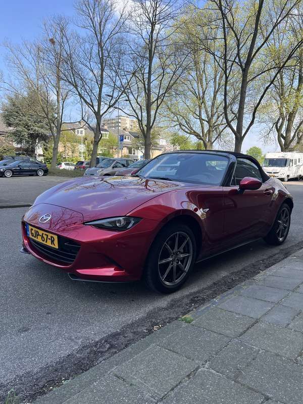 Rood Gebruikt 2024 Mazda MX5 Cabriolet | € 38.000 (Duur) - Afbeelding 1/4