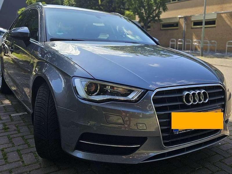 Grijs Gebruikt 2016 Audi A3 Hatchback | € 13.750 (Eerlijke prijs) - Afbeelding 1/4