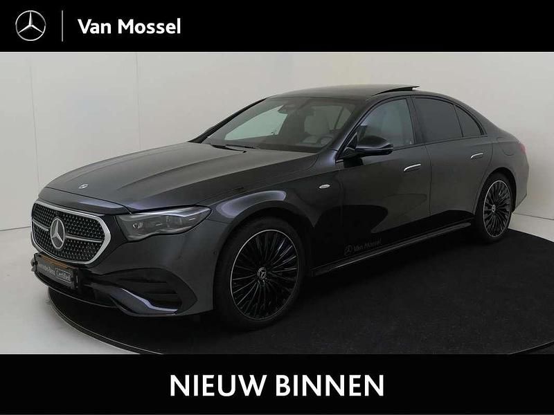 Grijs Gebruikt 2025 Mercedes E300 Sport Edition Sedan | € 79.945 - Afbeelding 1/4