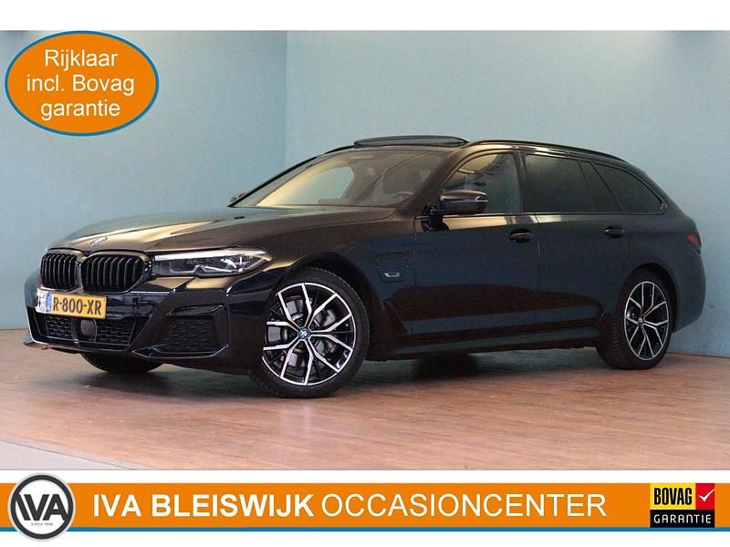 Zwart Gebruikt 2022 BMW 530 Stationwagen | € 36.899 (Eerlijke prijs) - Afbeelding 1/4