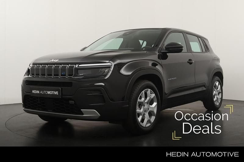 Zwart Occasion 2024 Jeep Avenger EV Altitude SUV | € 25.440 (Eerlijke prijs) - Afbeelding 1/4