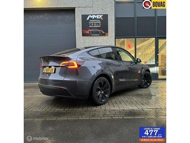 Grijs Gebruikt 2023 Tesla Model Y RWD SUV | € 35.999 - Afbeelding 1/4