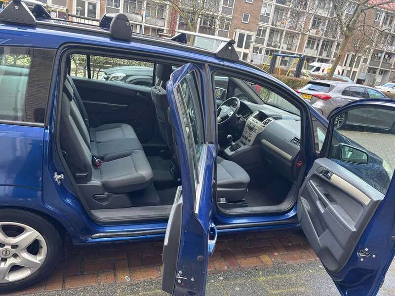 Blauw Gebruikt 2008 Opel Zafira Business MPV | € 2.000 (Eerlijke prijs) - Afbeelding 1/4