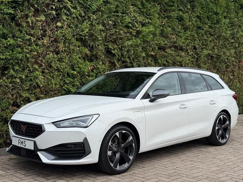 Wit Gebruikt 2023 Cupra Leon VZ Stationwagen | € 29.890 (Goede deal) - Afbeelding 1/4
