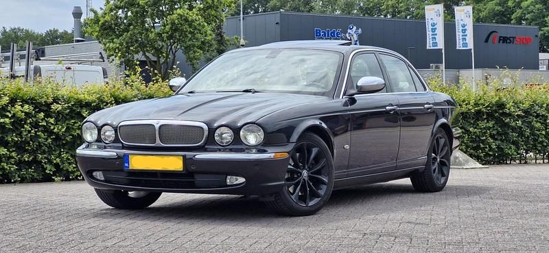 Zwart Gebruikt 2007 Jaguar XJ Sedan | € 7.250 - Afbeelding 1/4