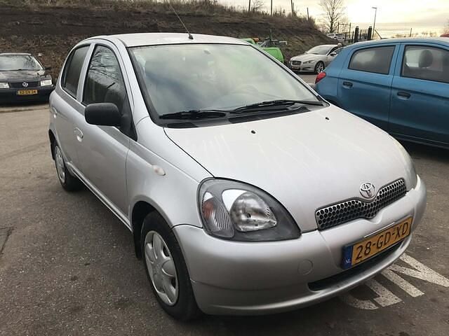 Occasion Toyota Yaris Sol 86 PK (63 kW) 2000 Grijs Hatchback