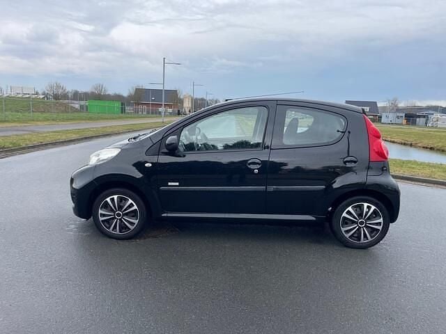 Occasion Peugeot 107 68 PK (50 kW) 2011 Zwart Hatchback