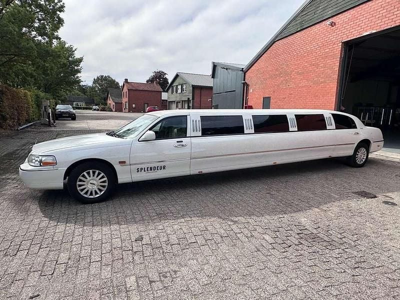 Wit Gebruikt 2004 Lincoln Town Car Sedan | € 18.150 - Afbeelding 1/4