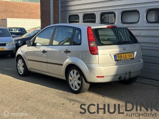 Occasion Ford Fiesta Ghia 80 PK (58 kW) 2003 Grijs Hatchback