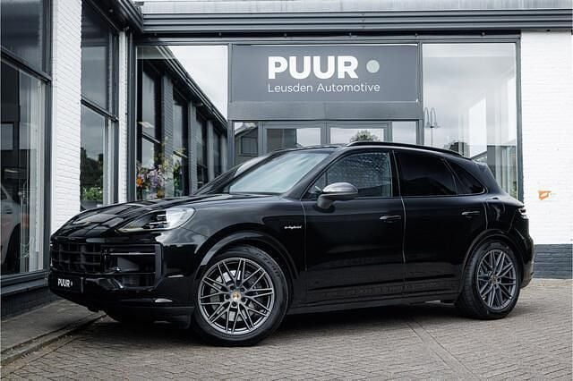 Grijs Gebruikt 2024 Porsche Cayenne Sport SUV | € 112.995 (Super prijs) - Afbeelding 1/4
