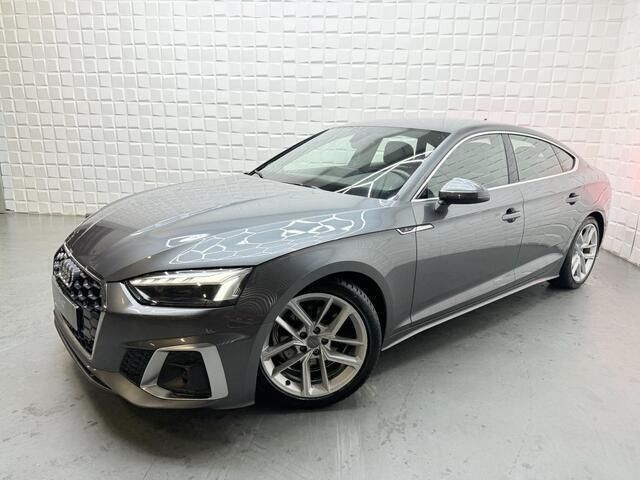 Grijs, metallic lak Gebruikt 2020 Audi A5 Sportback S-Line Hatchback | € 27.999 (Eerlijke prijs) - Afbeelding 1/4
