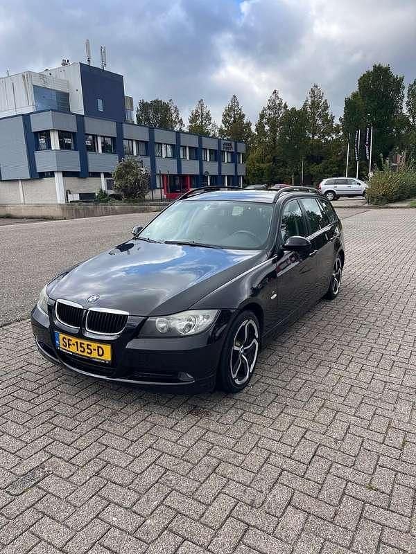 Zwart Gebruikt 2008 BMW 318 Stationwagen | € 2.000 (Super prijs) - Afbeelding 1/4