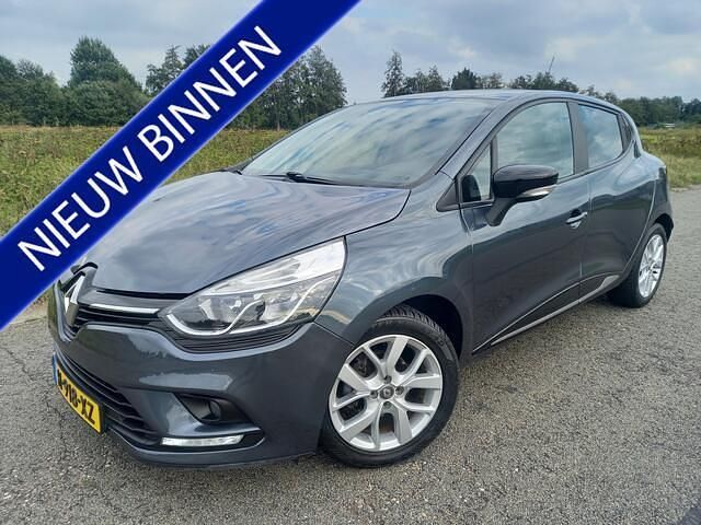 Grijs Gebruikt 2018 Renault Clio IV Intens Hatchback | € 6.950 (Super prijs) - Afbeelding 1/4
