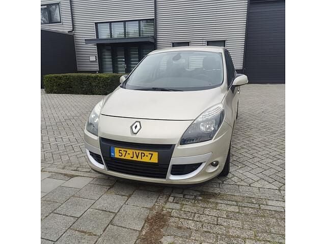 Beige Gebruikt 2009 Renault Scénic III Dynamique MPV | € 2.500 (Goede deal) - Afbeelding 1/4