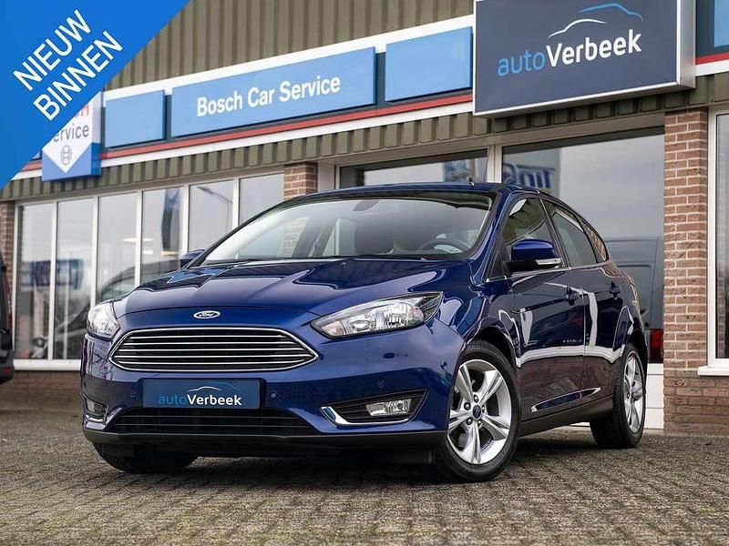 Blauw Gebruikt 2017 Ford Focus Titanium Hatchback | € 12.990 (Super prijs) - Afbeelding 1/4
