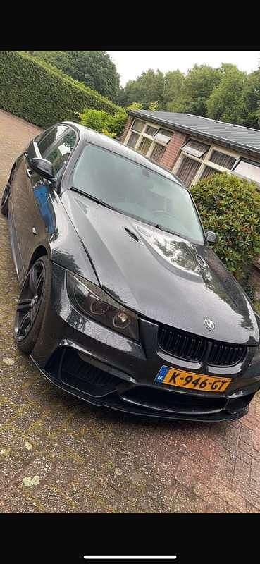 Zwart Gebruikt 2005 BMW 330 Sedan | € 4.500 - Afbeelding 1/4