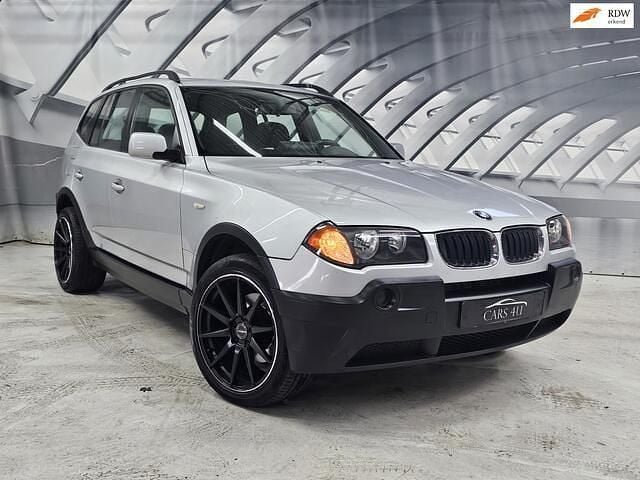 Grijs (metallic) Gebruikt 2004 BMW X3 SUV | € 4.499 (Eerlijke prijs) - Afbeelding 1/4