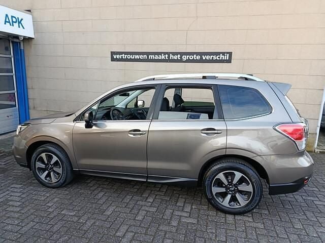 Grijs (metallic) Gebruikt 2017 Subaru Forester SUV | € 22.750 (Eerlijke prijs) - Afbeelding 1/4