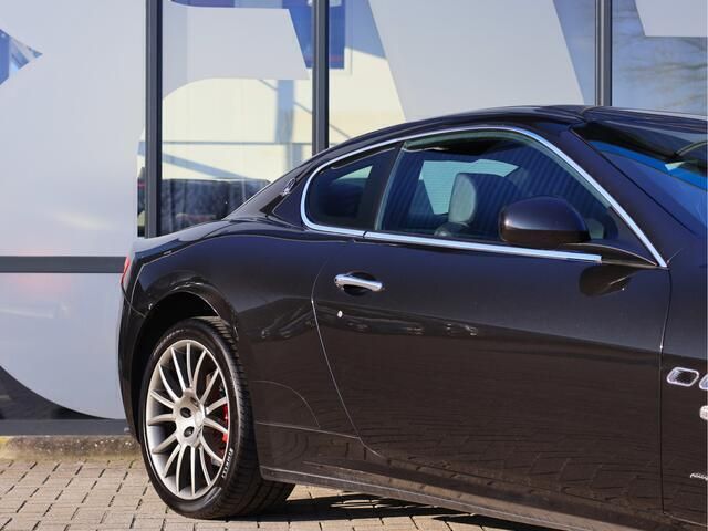 Occasion Maserati Granturismo 439 PK (322 kW) 2009 Zwart Coupé