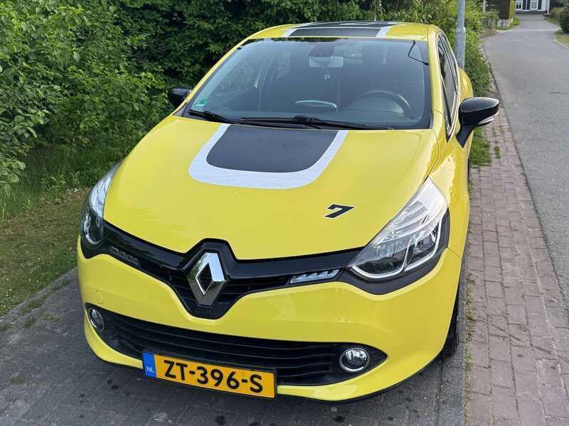 Geel Gebruikt 2014 Renault Clio IV Expression Hatchback | € 5.499 (Eerlijke prijs) - Afbeelding 1/4