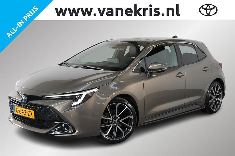 Groen Gebruikt 2024 Toyota Corolla Hybrid Executive Hatchback | € 37.995 (Duur) - Afbeelding 1/4