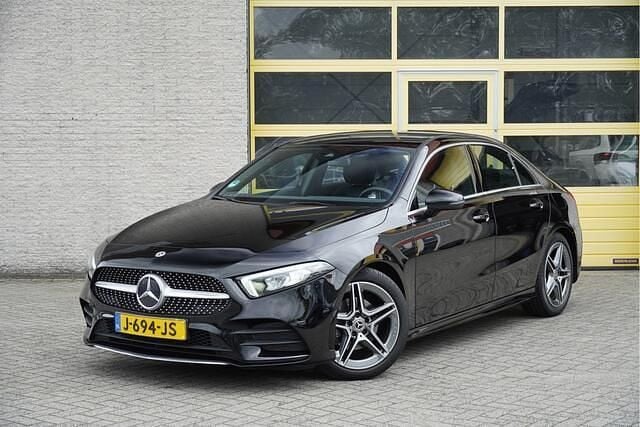 Zwart Gebruikt 2020 Mercedes A180 Business Sedan | € 20.950 (Super prijs) - Afbeelding 1/4