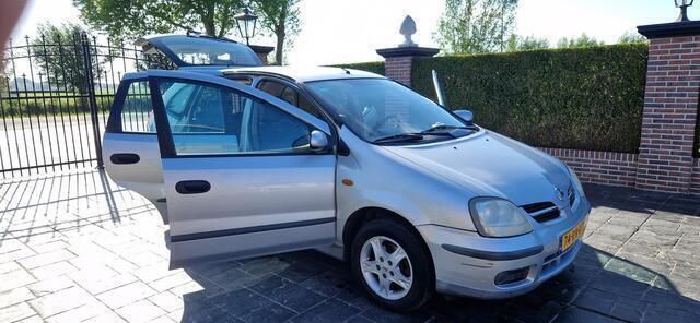 Occasion Nissan Almera Tino Visia 116 PK (85 kW) 2005 Grijs MPV